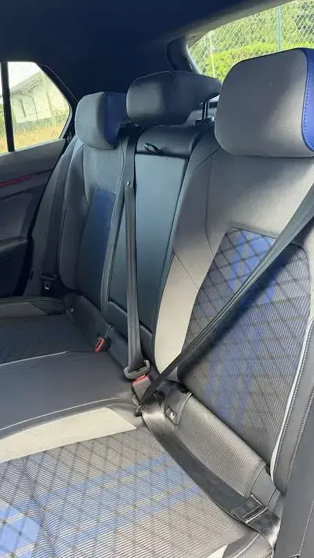 Usata VW Golf VIII R 320 CV (235 kW) 2022