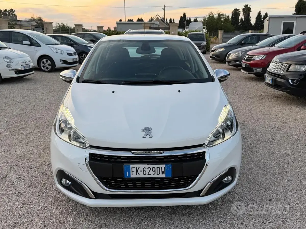 Usata Peugeot 208 Allure 75 CV (55 kW) 2017 Bianco Utilitaria