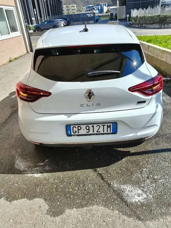Usata Renault Clio V Techno 145 CV (106 kW) 2023 Berlina