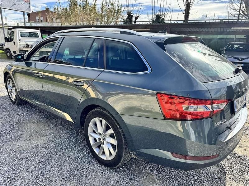 Usata Skoda Superb Executive 150 CV (110 kW) 2021 Blu/azzurro Station wagon