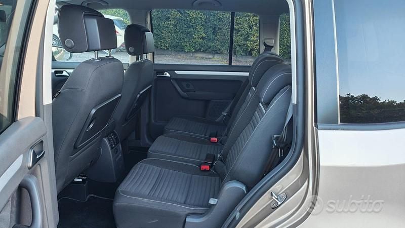 Usata VW Touran Highline 140 CV (102 kW) 2014 Grigio Monovolume