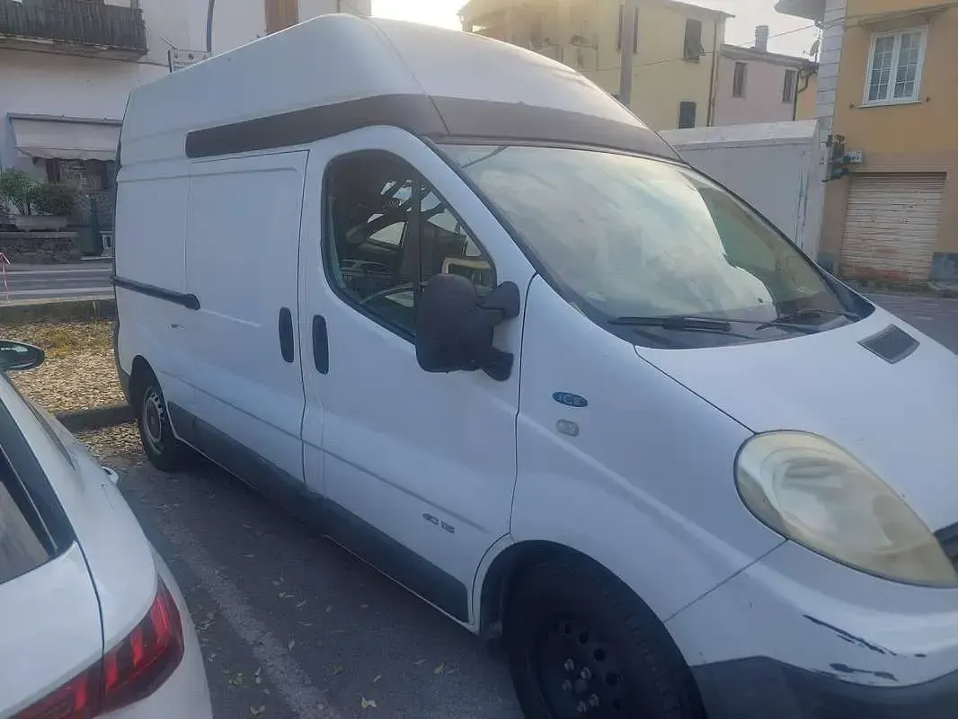 Usata Renault Trafic 116 CV (85 kW) 2009 Bianco Monovolume