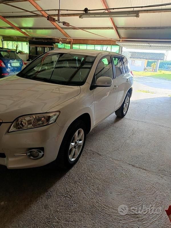 Usata Toyota RAV4 150 CV (110 kW) 2011 SUV