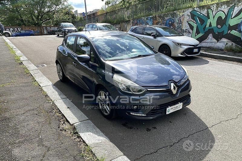 Usado Renault Clio IV Zen 75 CV (55 kW) 2016 Gris Utilitario