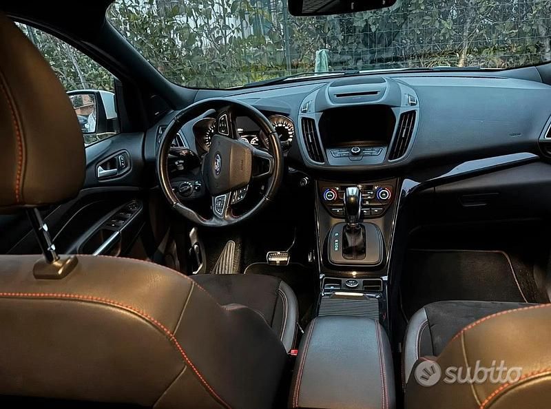 Usata Ford Kuga ST-Line 120 CV (88 kW) 2018 Bianco SUV