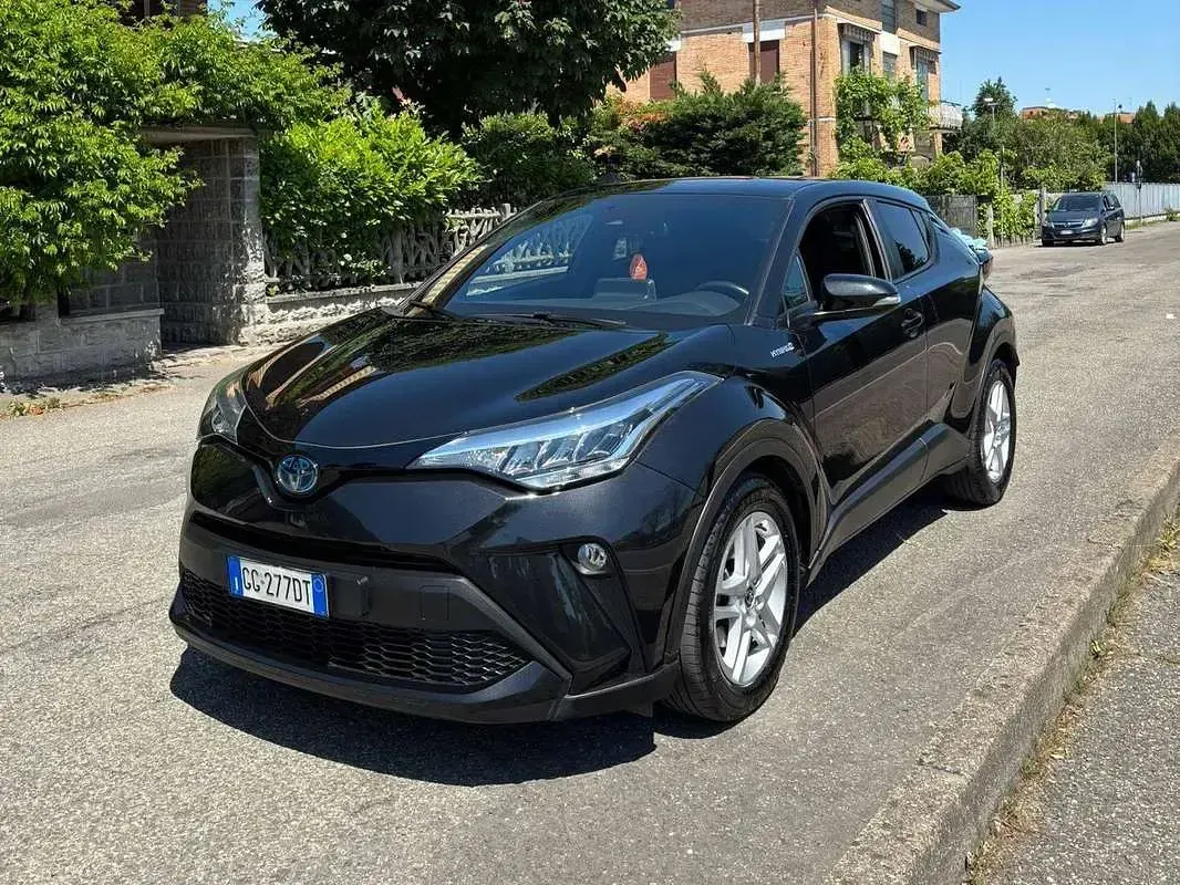 Usata Toyota C-HR Active 98 CV (72 kW) 2021 Nero SUV