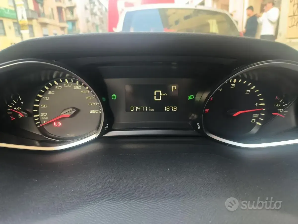 Usata Peugeot 308 SW 131 CV (96 kW) 2019 Nero Station wagon