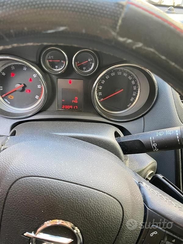 Usata Opel Mokka 131 CV (96 kW) 2014 Bianco SUV