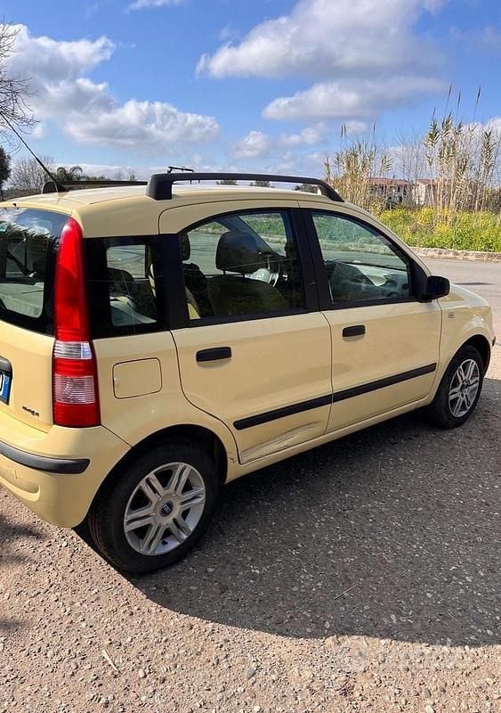 Usata Fiat Panda 70 CV (51 kW) 2005 Giallo Utilitaria