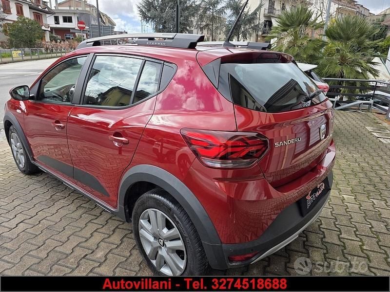 Usata Dacia Sandero Comfort 100 CV (73 kW) 2021 Rosso Utilitaria