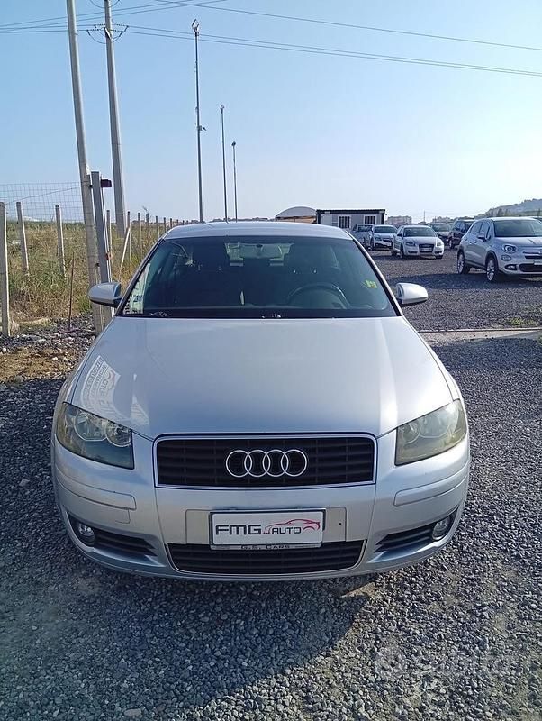 Usata Audi A3 Attraction 105 CV (77 kW) 2004 Grigio Utilitaria