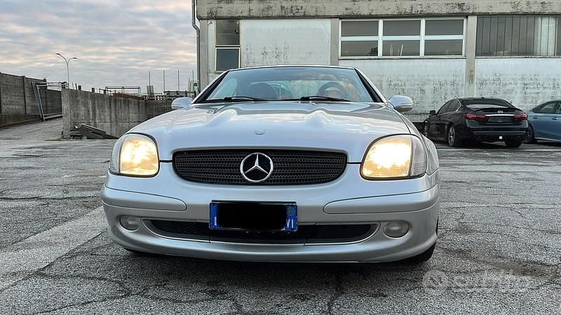 Usata Mercedes SLK200 192 CV (141 kW) 2003 Grigio Cabrio