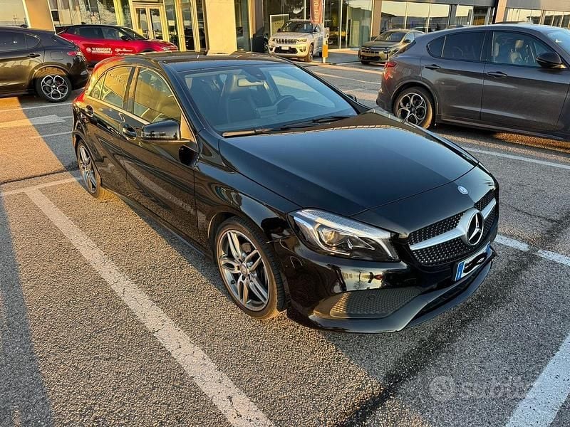 Usata Mercedes A180 109 CV (80 kW) 2015 Nero Berlina