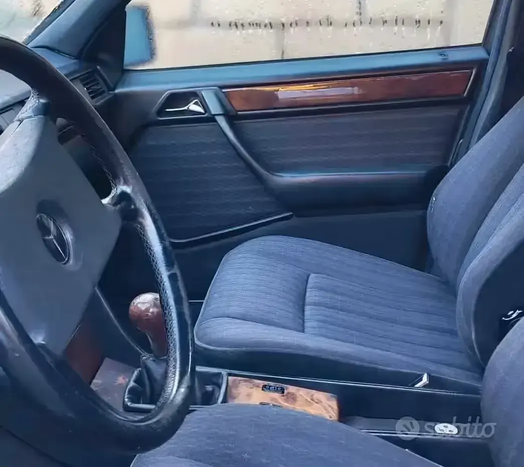 Usata Mercedes E200 1991 Grigio Berlina