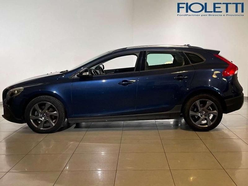 Usata Volvo V40 Kinetic 114 CV (83 kW) 2015 Blu/azzurro Utilitaria
