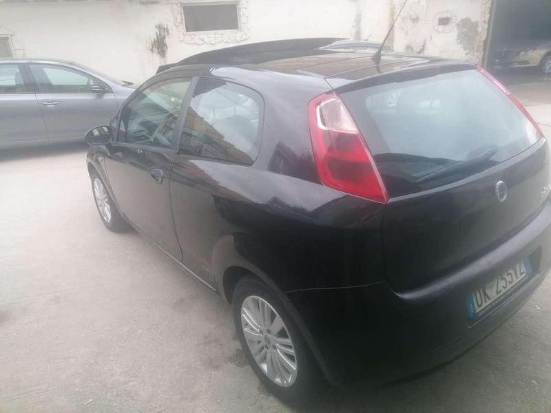 Usata Fiat Grande Punto Dynamic 75 CV (55 kW) 2007 Utilitaria