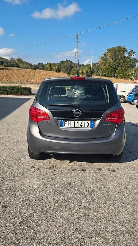 Usata Opel Meriva 2017 Grigio Monovolume