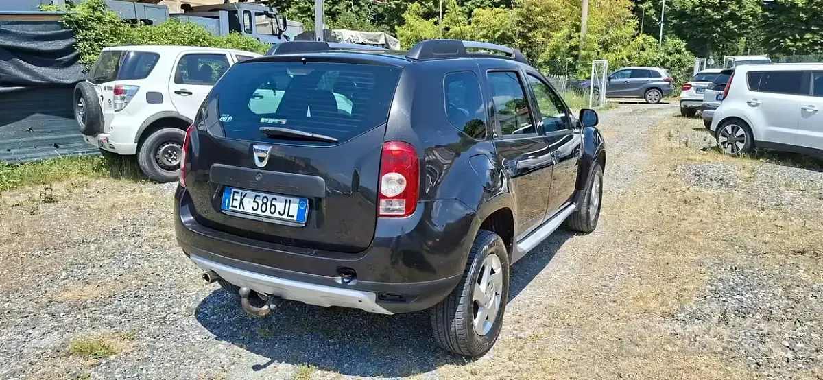 Usata Dacia Duster Lauréate 102 CV (75 kW) 2012 Nero SUV