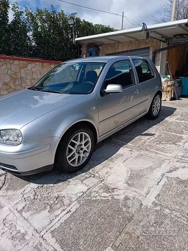 Usata VW Golf IV 116 CV (85 kW) 2000 Grigio Berlina