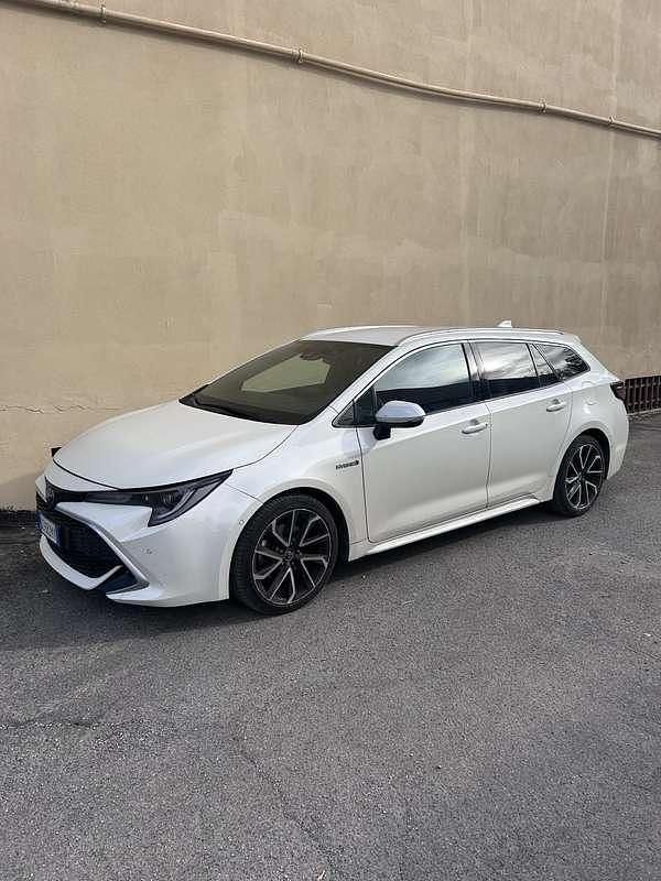Usata 2019 Toyota Corolla Lounge Station wagon | 21.000 € - Immagine 1/2