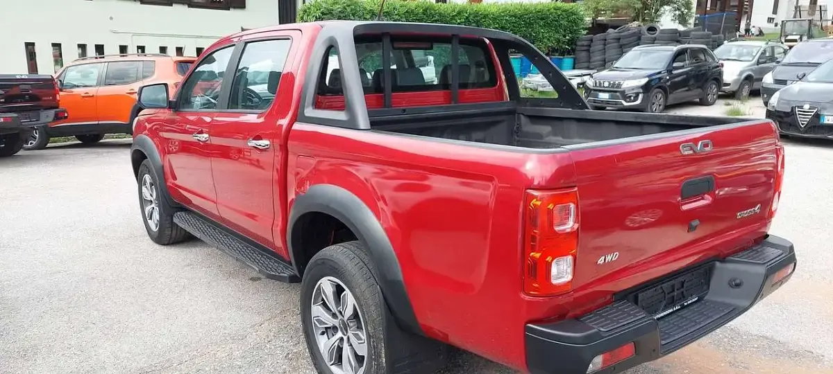 Usata EVO Cross 4 136 CV (100 kW) 2023 Rosso Pick-up