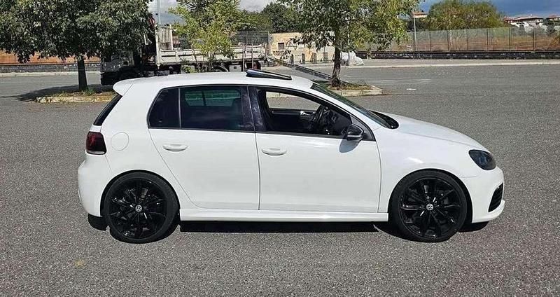 Usata VW Golf VI R 271 CV (199 kW) 2011 Bianco Utilitaria
