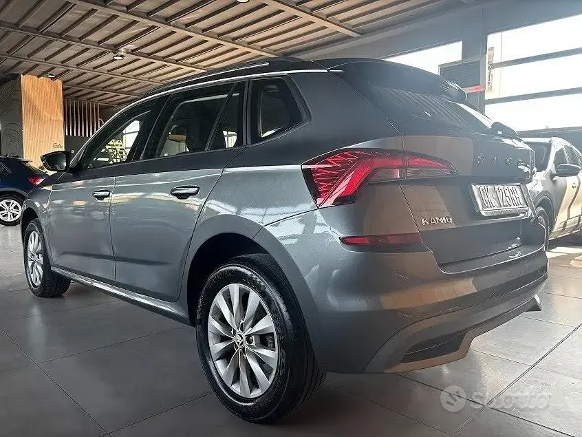 Usata Skoda Kamiq Ambition 110 CV (80 kW) 2022 Grigio SUV