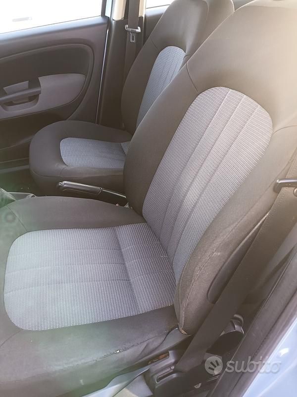 Usata Fiat Linea 90 CV (66 kW) 2008 Grigio Berlina