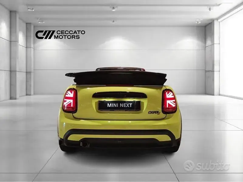 Usata Mini Cooper Cabriolet Classic 136 CV (100 kW) 2022 Giallo Cabrio