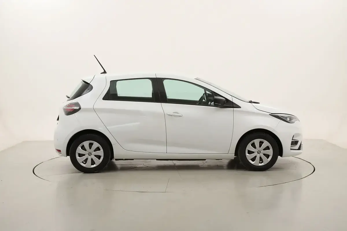 Usata Renault Zoe Zen 50 kW (69 CV) 2022 Biancobianco Utilitaria