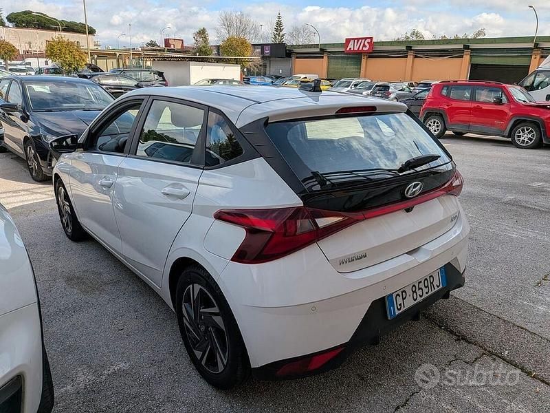 Usata Hyundai i20 84 CV (61 kW) 2023 Bianco Utilitaria