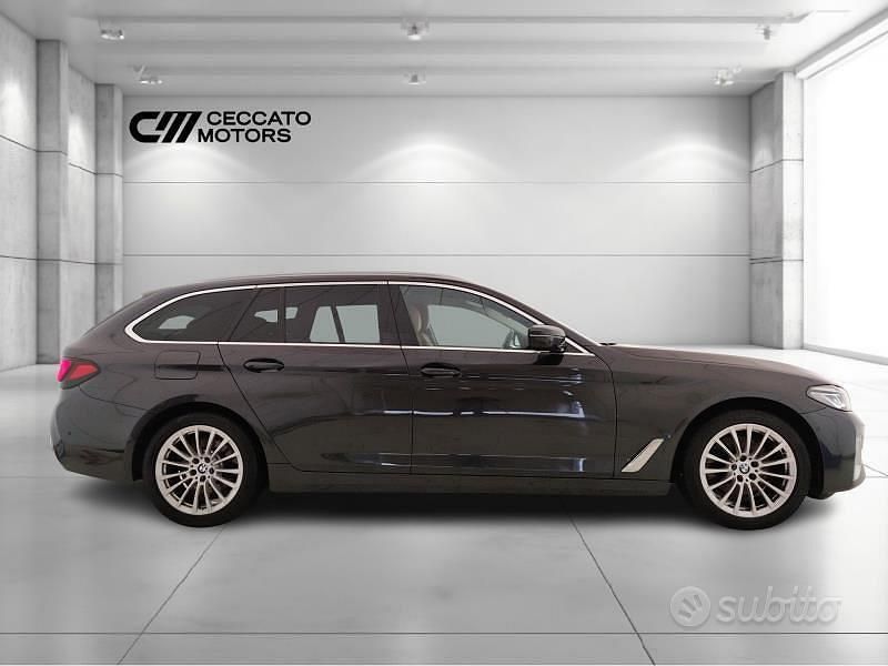 Usata BMW 520 Luxury Line 2022 Nero Station wagon