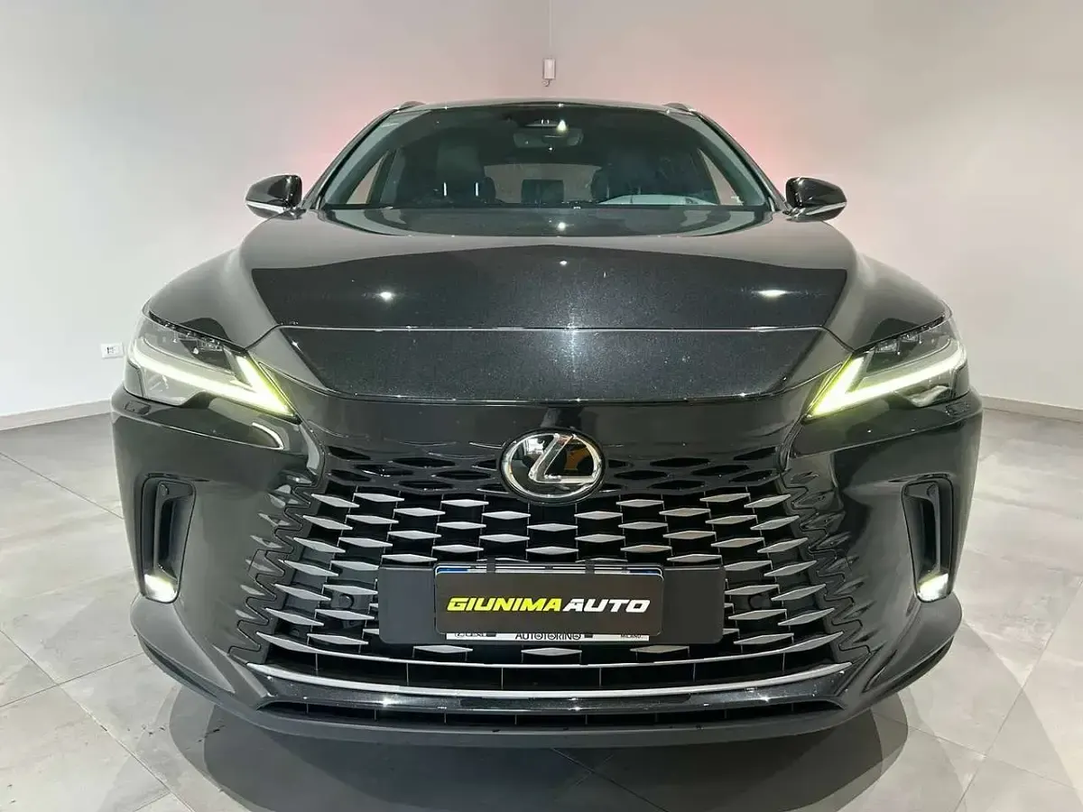 Usata Lexus RX450h Luxury Line 185 CV (136 kW) 2023 Nero SUV