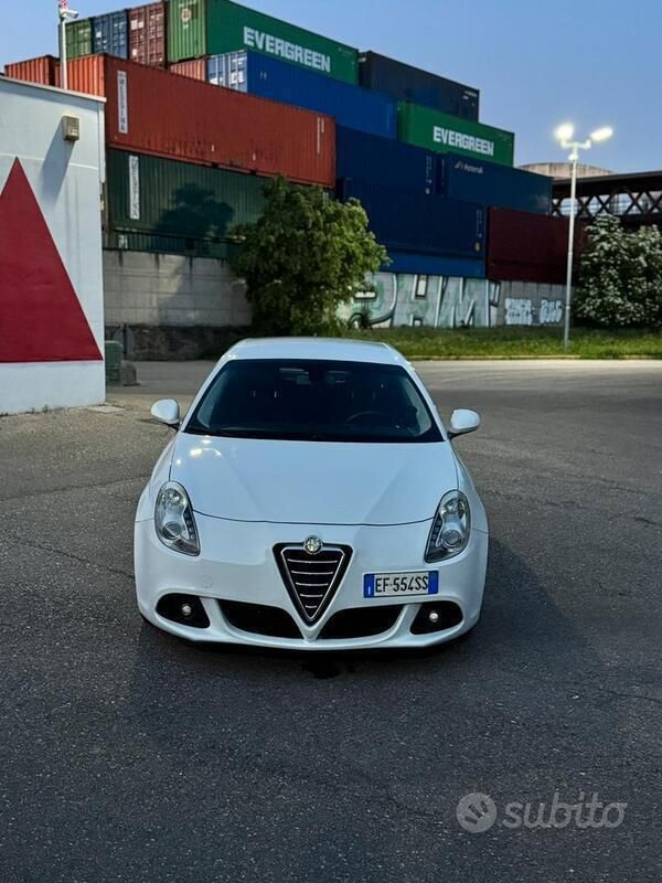 Usata Alfa Romeo Giulietta 109 CV (80 kW) 2011 Bianco Utilitaria