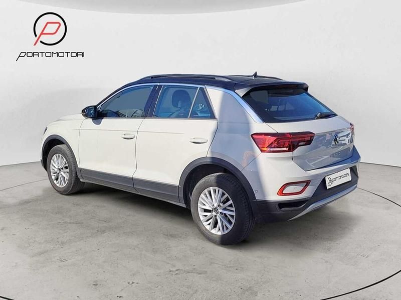 Begagnad VW T-Roc Life 150 HK (110 kW) 2024 Beige SUV