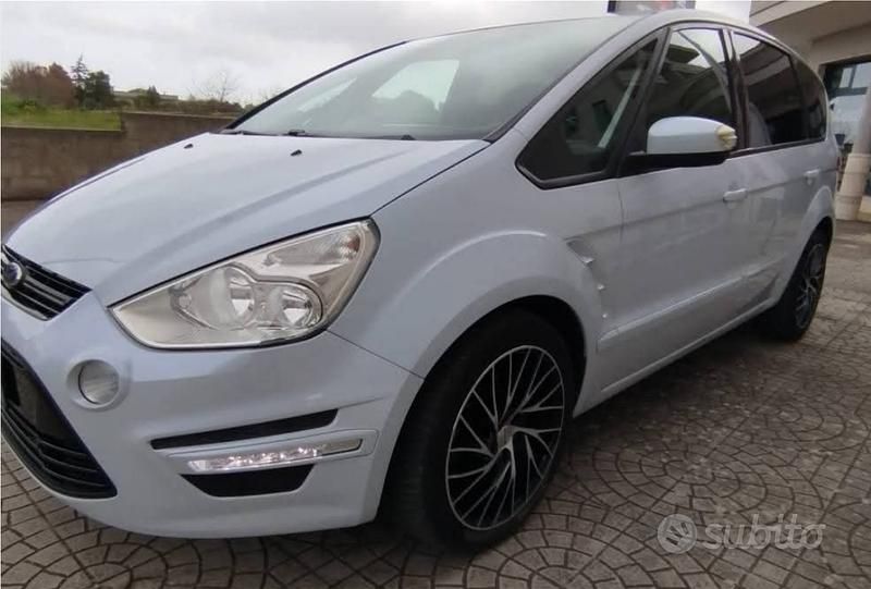 Usata Ford S-MAX Titanium 145 CV (106 kW) 2014 Grigio Monovolume