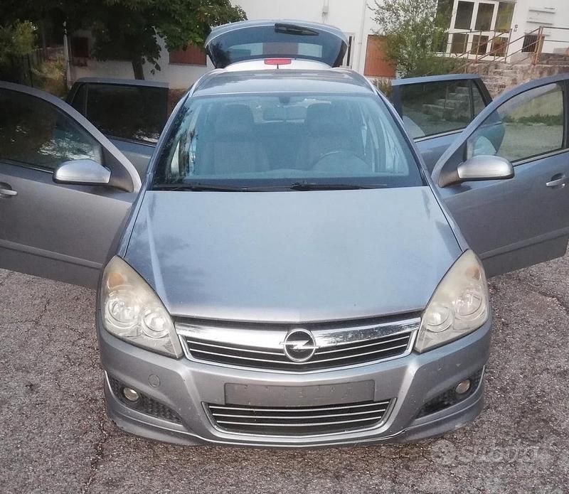 Usata Opel Astra 125 CV (91 kW) 2009 Grigio Station wagon