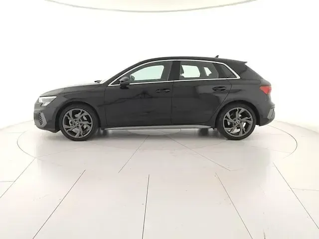 Usata Audi A3 S-Line 110 CV (80 kW) 2023 Nero mito metallizzato Berlina