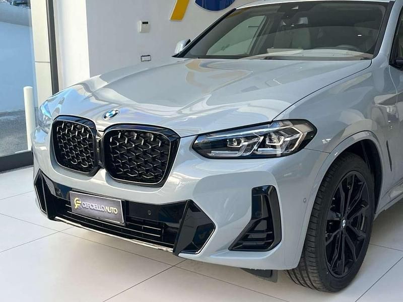 Nuova BMW X4 M Sport 190 CV (139 kW) 2025 Grigio metallizzato SUV