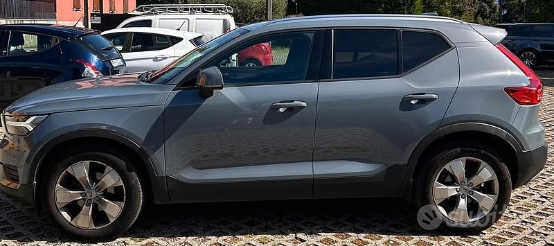 Usata Volvo XC40 Momentum 150 CV (110 kW) 2019 Grigio SUV