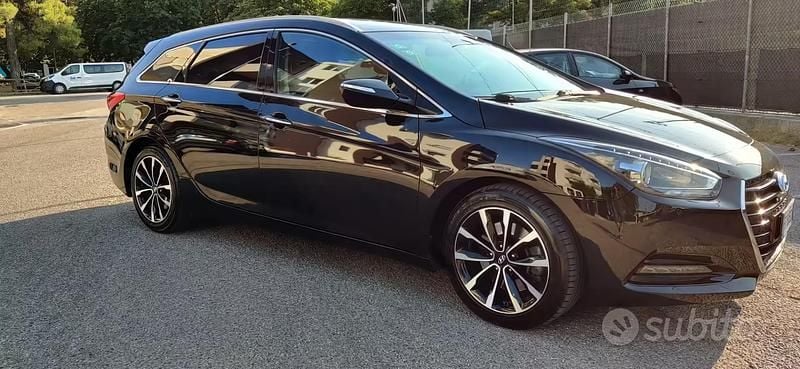 Usata Hyundai i40 141 CV (103 kW) 2017 Nero Station wagon