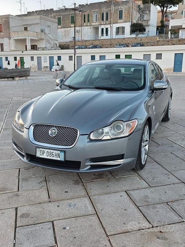 Usata Jaguar XF Premium Luxury 207 CV (152 kW) 2008 Grigio Berlina
