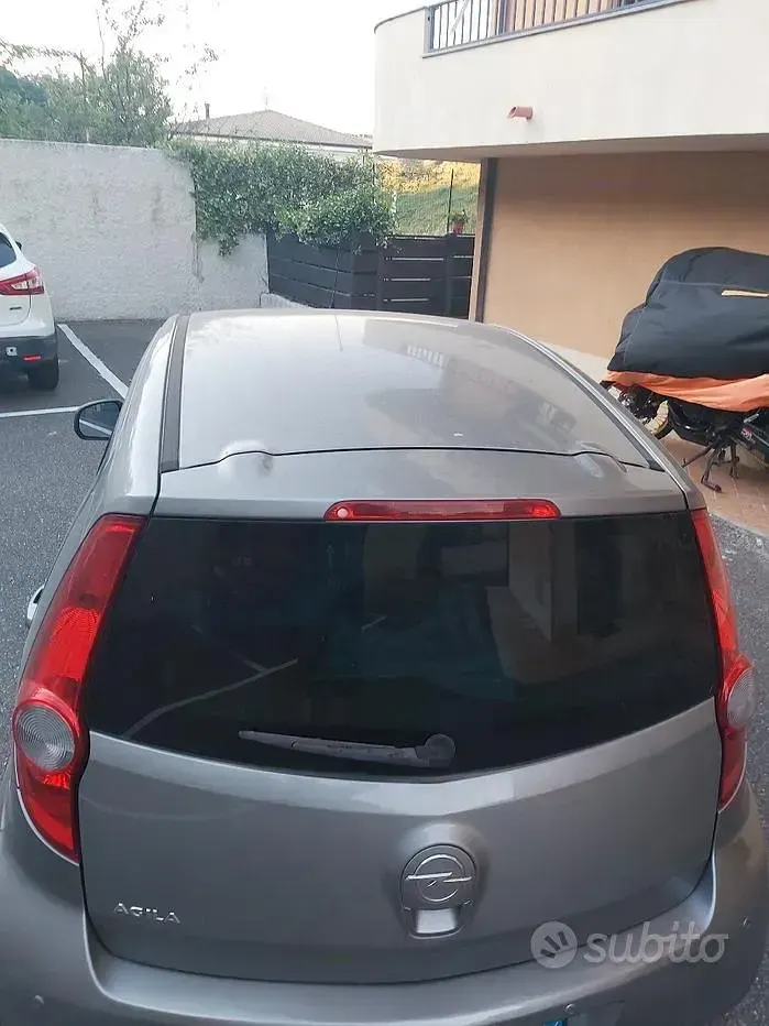 Usata Opel Agila 2011 Grigio Utilitaria