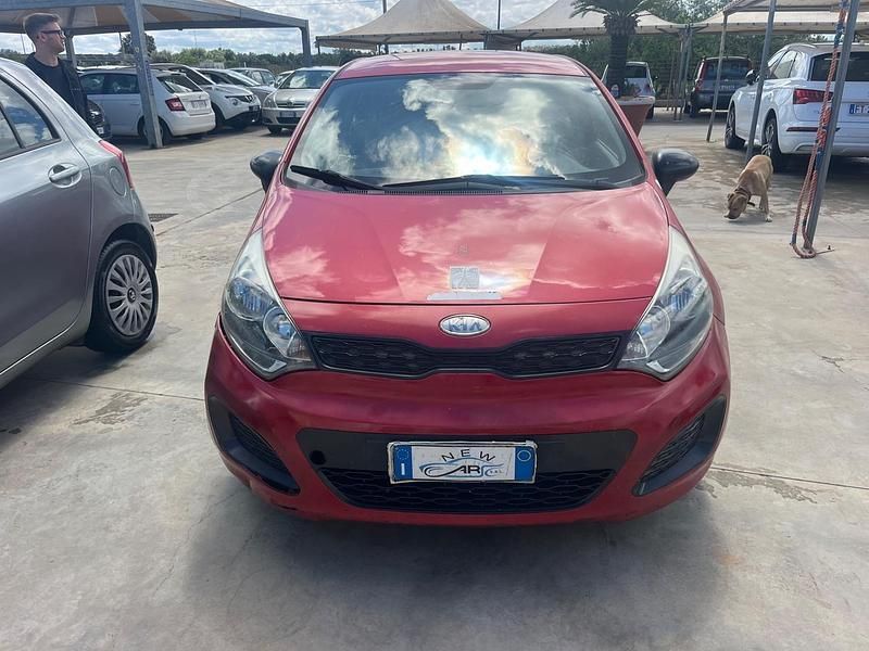 Argento Usata 2012 Kia Rio EX Tre volumi | 1000 € (Super prezzo) - Immagine 1/4