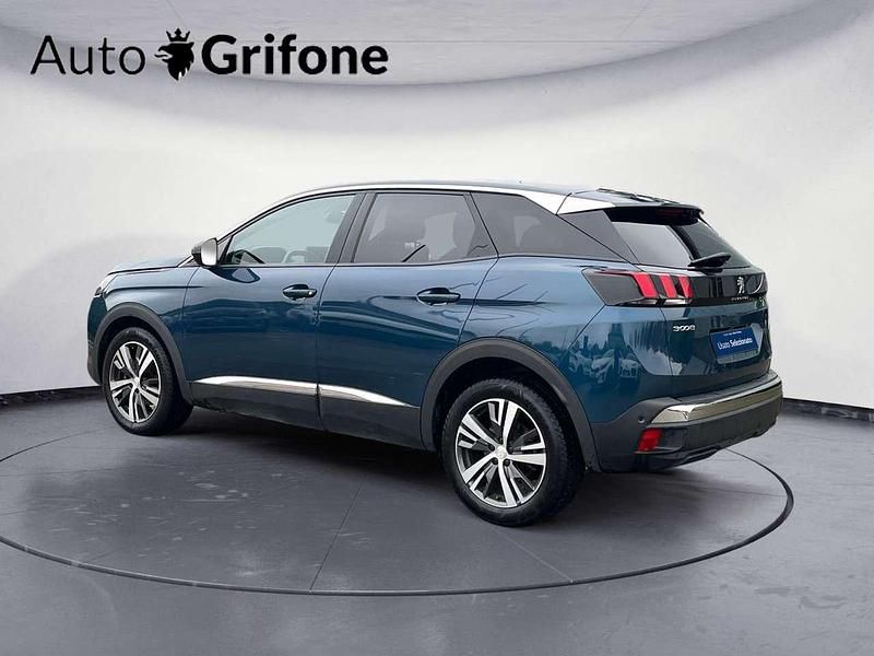 Usata Peugeot 3008 Allure 131 CV (96 kW) 2023 Blu/azzurro SUV