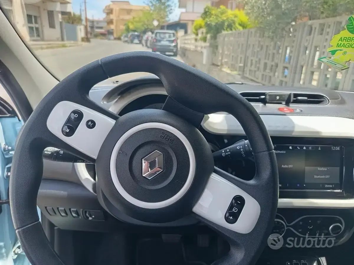 Usata Renault Twingo 30 kW (42 CV) 2024 Blu Utilitaria