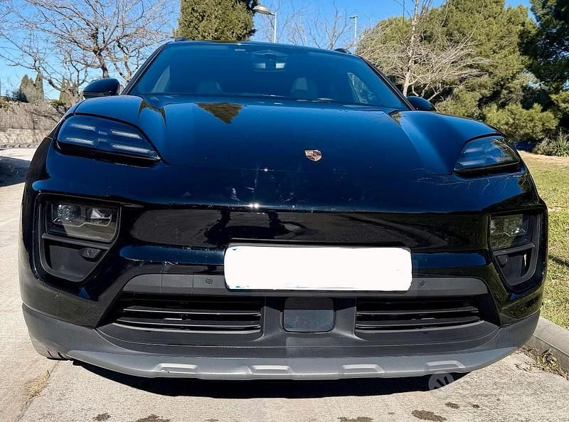 Usata Porsche Macan 380 kW (517 CV) 2025 Nero SUV