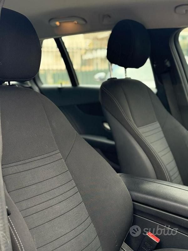 Usata Mercedes C180 Business 116 CV (85 kW) 2017 Nero Station wagon