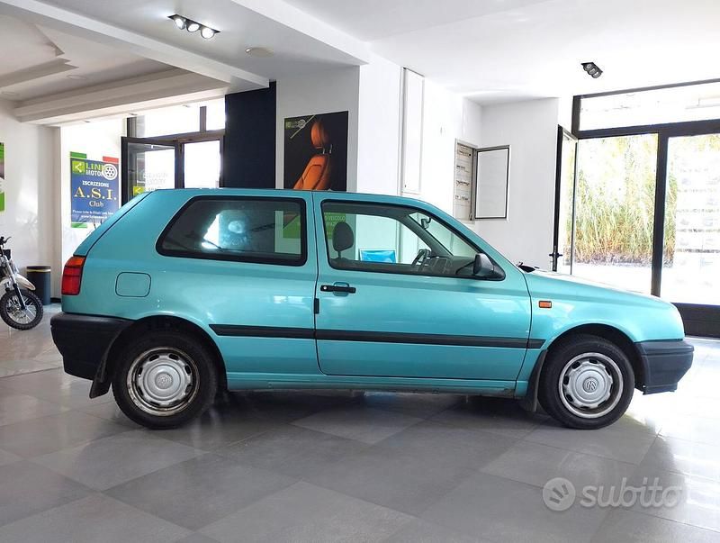 Usado VW Golf III 90 CV (66 kW) 1992 Verde Utilitario