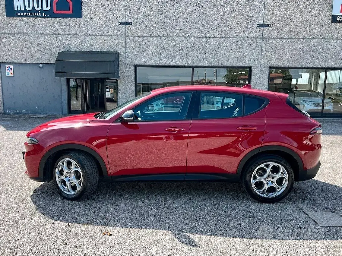 Begagnad Alfa Romeo Tonale Sprint 131 HK (96 kW) 2024 Röd SUV